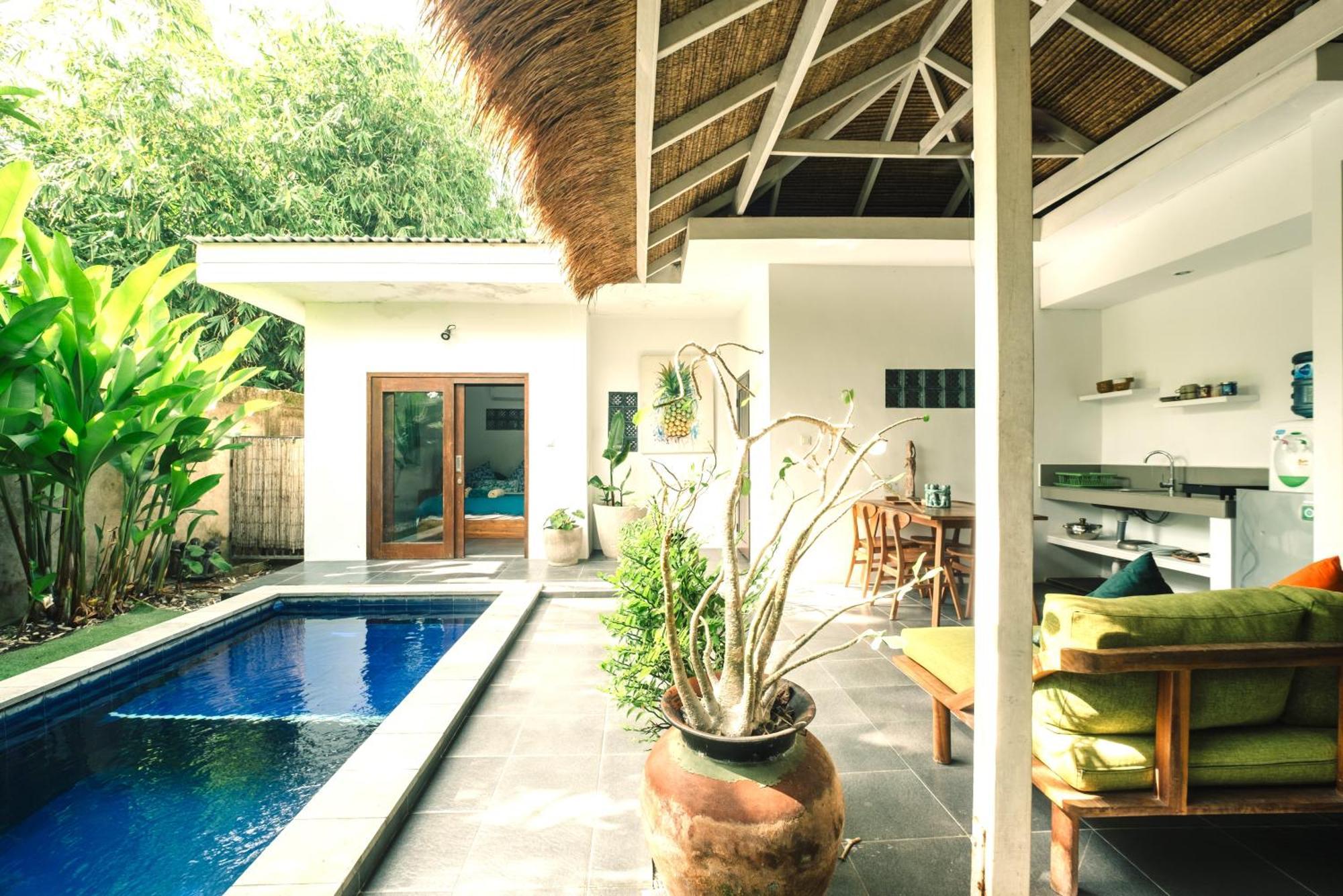 Mewali Villa'S Kuta  Exterior photo