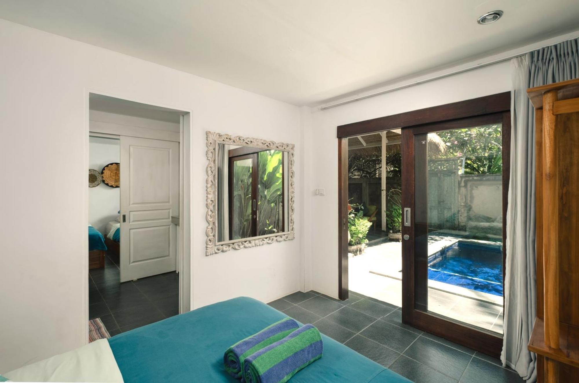 Mewali Villa'S Kuta  Exterior photo